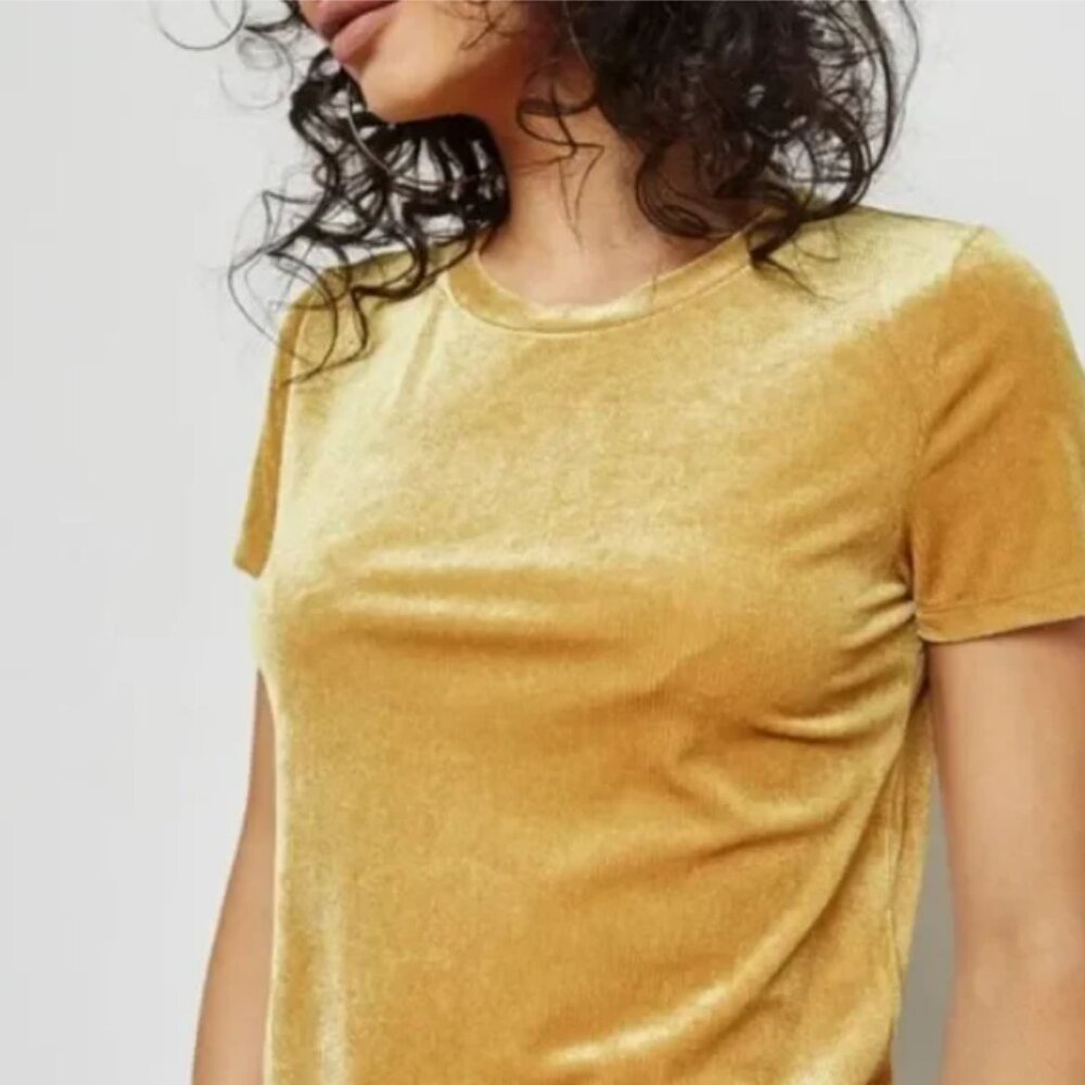 Forever 21 Velvet Butter Yellow Crew Neck Tee Dreamy Autumn Size Medium